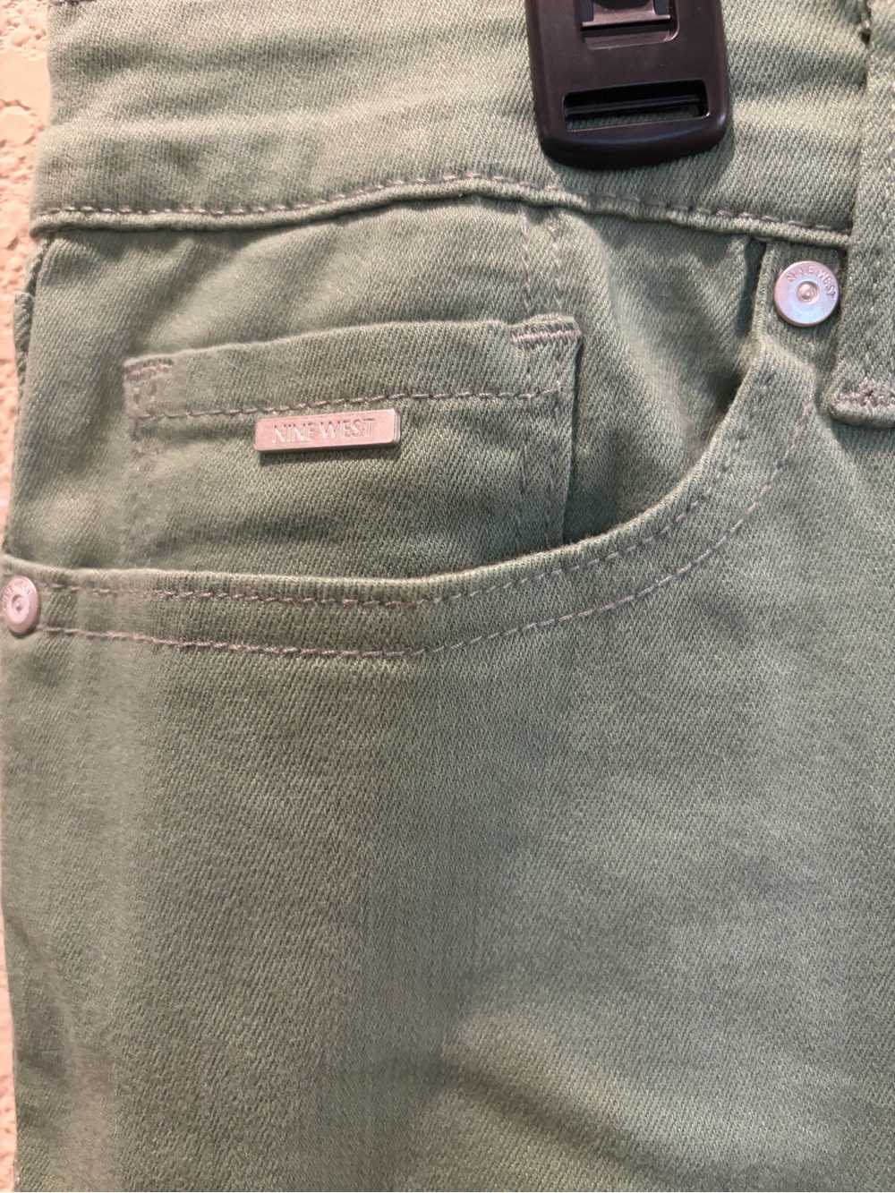 Nine West Christie Capri Jeans. NWT - Picture 5 of 5